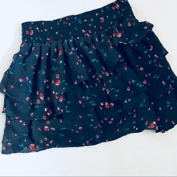 American Eagle Floral Mini Skirt Size Small - Picture 2 of 4